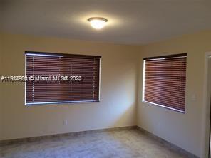 Building Photo - 1324 NE 127th St Unit 7