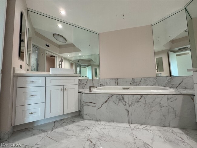 Photo - 2777 Paradise Rd Unit 3605