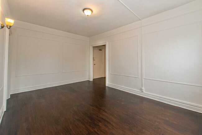 Living Room - 75 Anderson St Unit 3