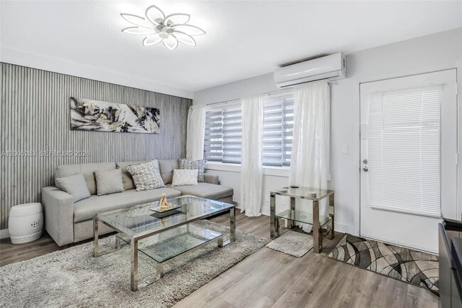 Photo - 901 SW 11th Ave Unit 17H