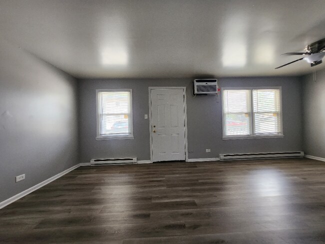 Photo - 474 W 14th Pl Unidad 1