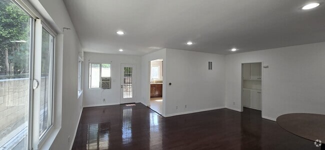 Building Photo - 361 N Hayworth Ave Unit 3 Rental