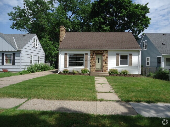 Building Photo - 5429 Harriet Ave Rental