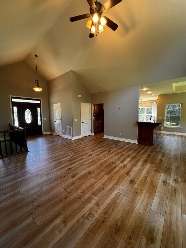 17 Miller Dr