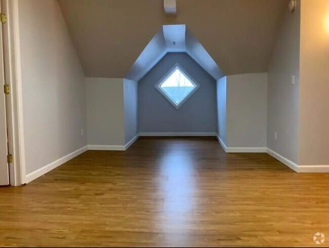 Building Photo - 593 Washington Ave Unit 3 Rental