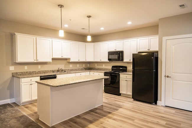 Building Photo - CARLS CORNER RESIDENTIAL