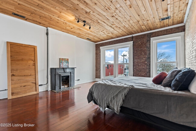 Photo - 902 E Jefferson St Unit C