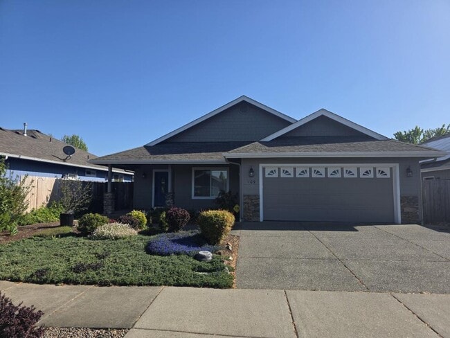 Building Photo - 109 SW Otter Ct