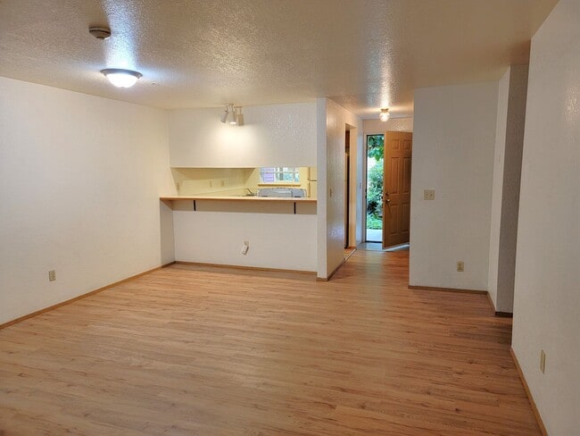 Photo - Sammamish Waterway 1 Bedroom + Den 1 BA Condo $2200