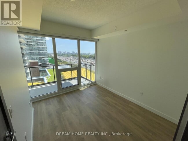 Photo - 85 McMahon Dr Unité 701