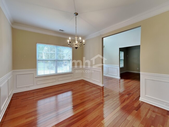 Photo - 1380 Grey Rock Way