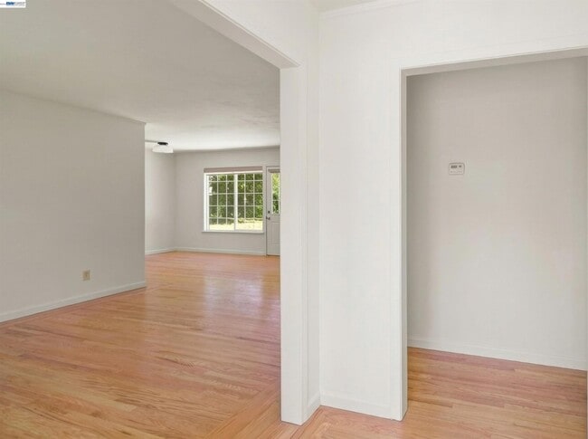 Photo - 72 Orchard Ct