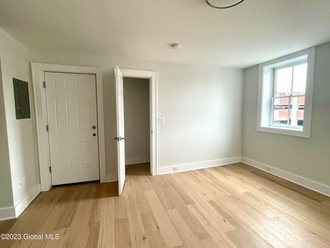 Photo - 423 Broadway Unidad 46