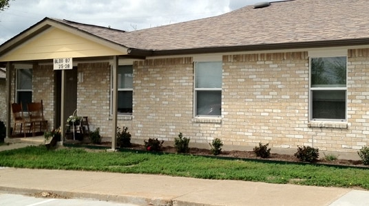 Photo - Red Oak Apartments