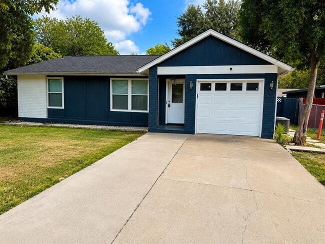Building Photo - 5410 Burgundy Dr