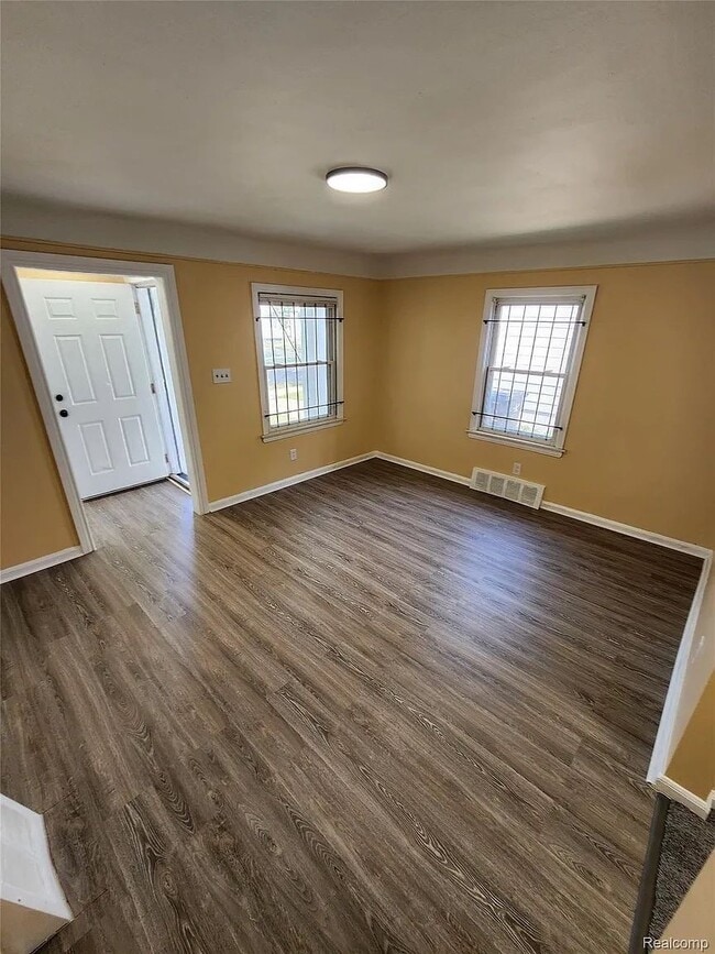 Photo - 19948 Moenart St House