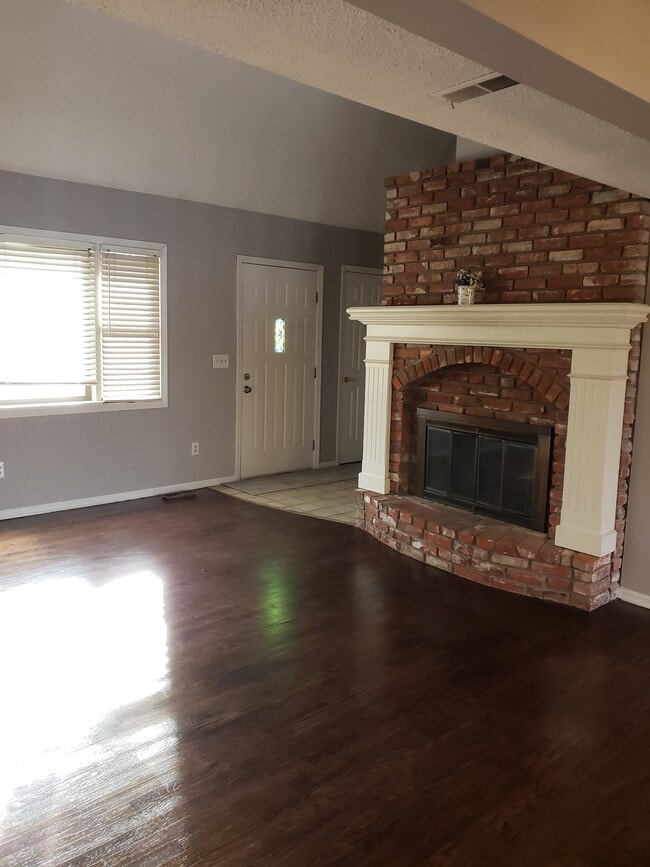 Photo - 6 NE 62nd Pl