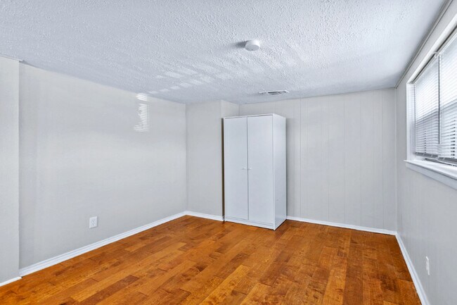 Photo - 6102 Wrigley Way