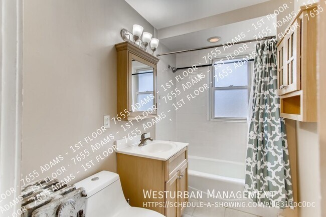 Photo - Huge Yard in Downtown Forest Park Unit 1st floor