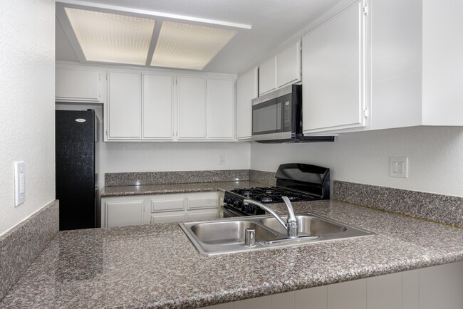 Photo - 750 Redondo Beach Blvd Apartments