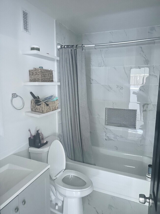 11311 SW 200th St Condo Condo for Rent in Miami, FL