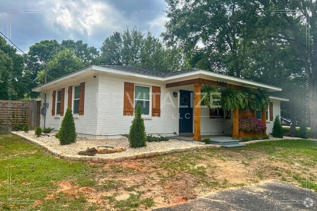 Building Photo - **Coming Soon** Stunning 3 Bedroom Home in...