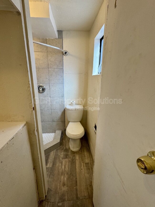 Photo - 304 Texas St NE Unidad C