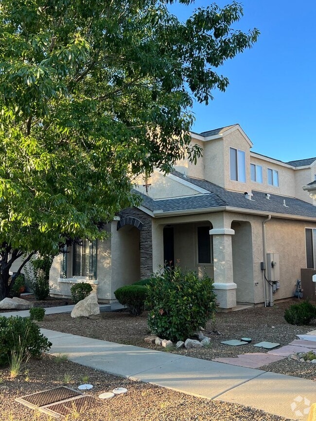Building Photo - Two Story 4 Bedroom in Stoneridge Rental