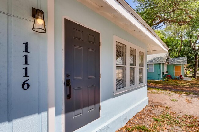 Photo - 1116 Main St