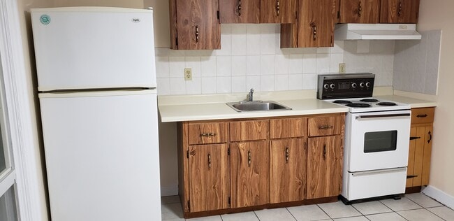 Photo - 500 Saint Clarens Av Unit 2 flr