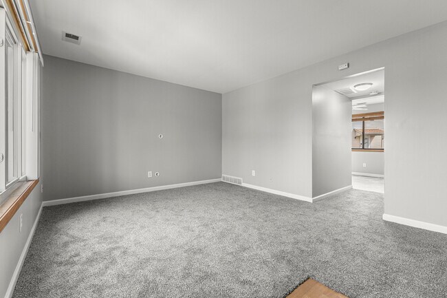 Photo - 20033 Village Green Ct