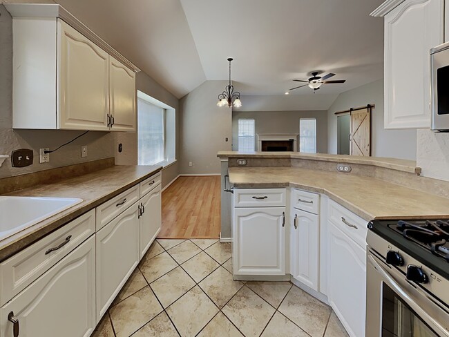 Photo - 7581 Lancelot Rd