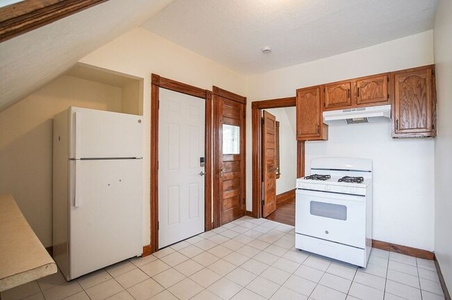 Photo - 74 Crystal Ave Unit 3rd Floor