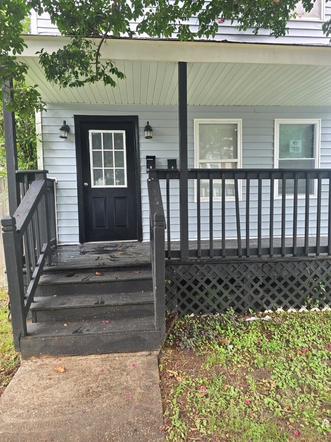 Building Photo - 2427 Ruffin St Unit A