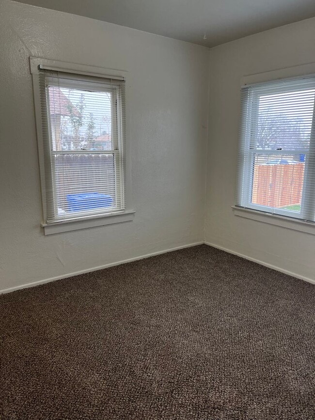 Photo - 513 Cypress St House