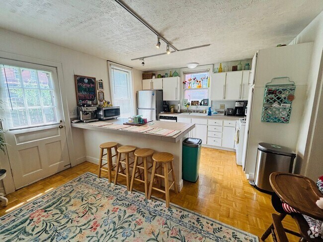 Building Photo - 738-740-740 Mohawk St Unit 740 Mohawk Rental