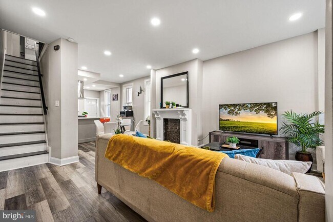 Building Photo - 930 N 30th St Rental