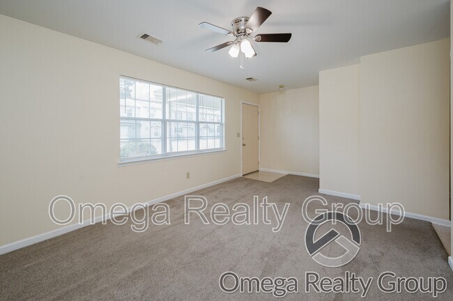 Photo - 484 Grey Hill Rd Unit Apt 7