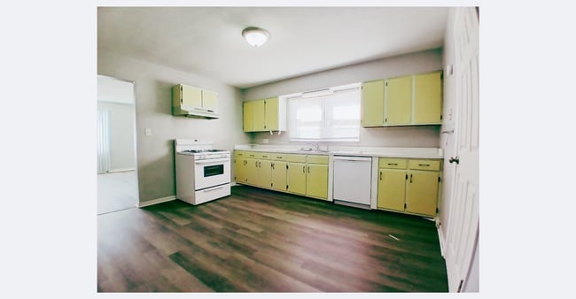 Photo - UPDATED FLOORING! 3 Bedroom Home for Rent- Steps from Ball State & The Village!