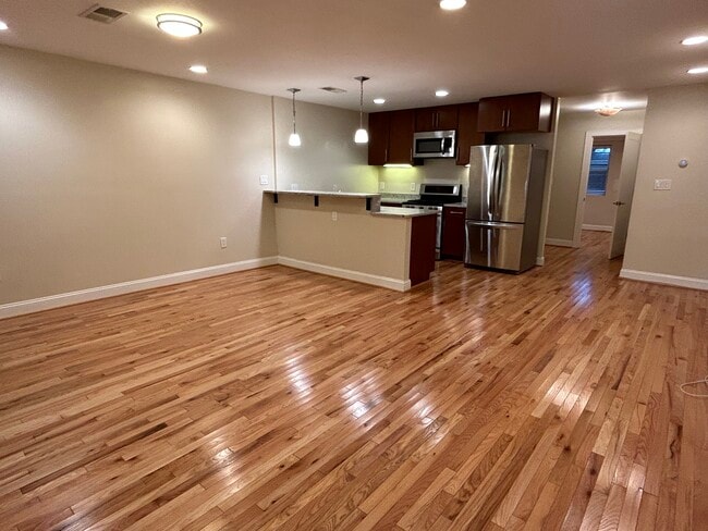 Building Photo - 3547 10th St NW Unit B