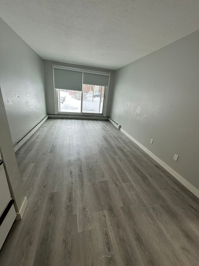 Photo - 13516-102 102 St NW Unit 101