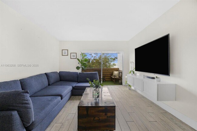 Building Photo - 7801 NE 4th Ct Unit 304