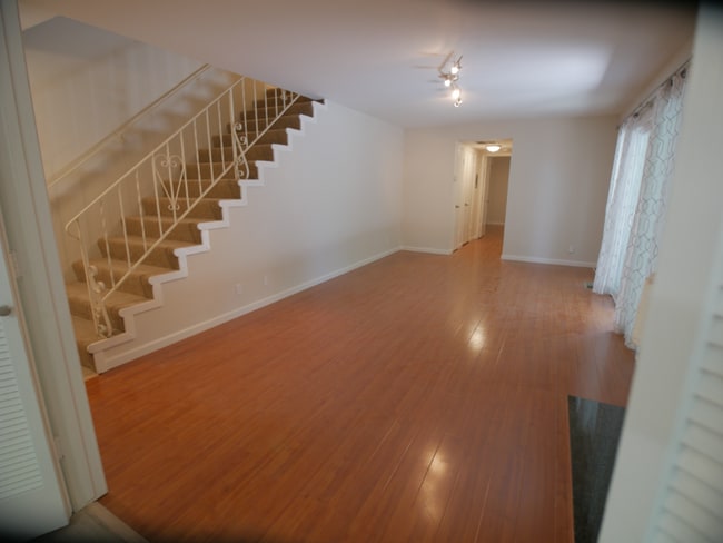 Photo - 1285 Manchester Dr Unit 2