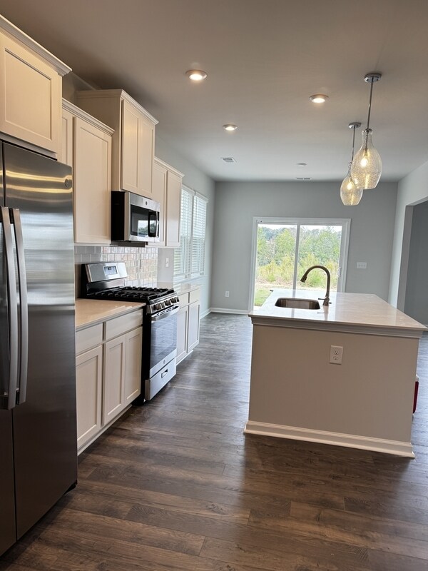 Photo - 142 Gervais Cir