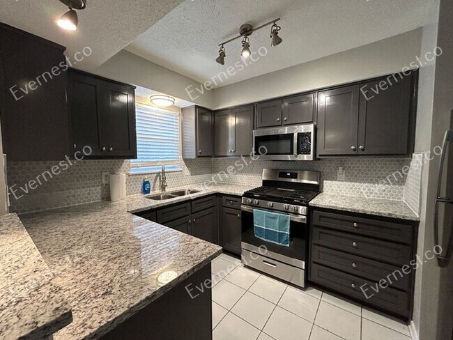 Photo - 563 Trillum Ct