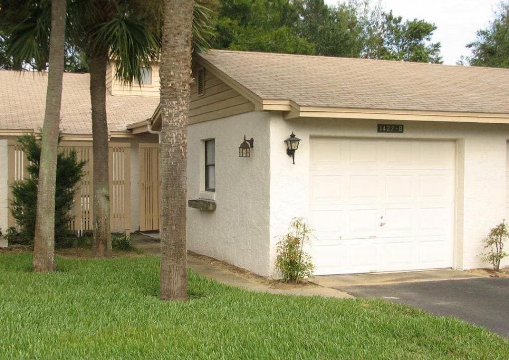Photo - 1427 Oak Pl