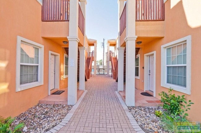 Photo - 102 E Capricorn Dr Unit A4