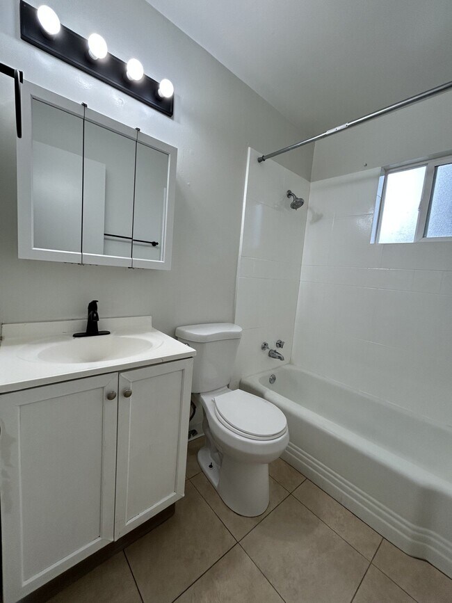 Photo - 3440 S 200 E Unidad #5