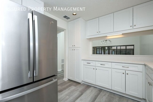 Photo - 301 Dryberry Way