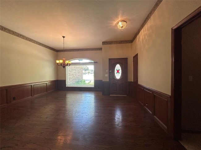 Photo - 9908 Thompson Ave